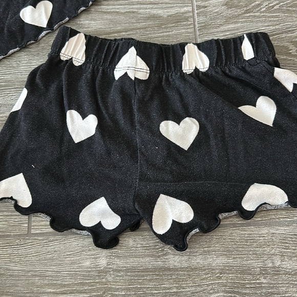 EUC Cat and Jack Pajamas Black and white Hearts Size Small 6/7 - Picture 4 of 6